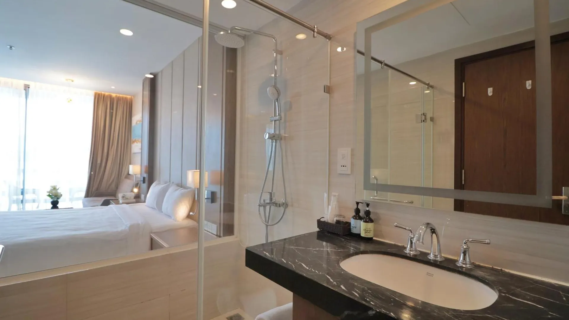 Wise Stay Panorama Condotel 芽庄 公寓