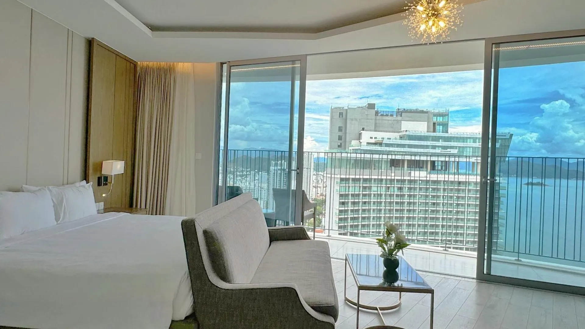 Wise Stay Panorama Condotel Nha Trang 0*,