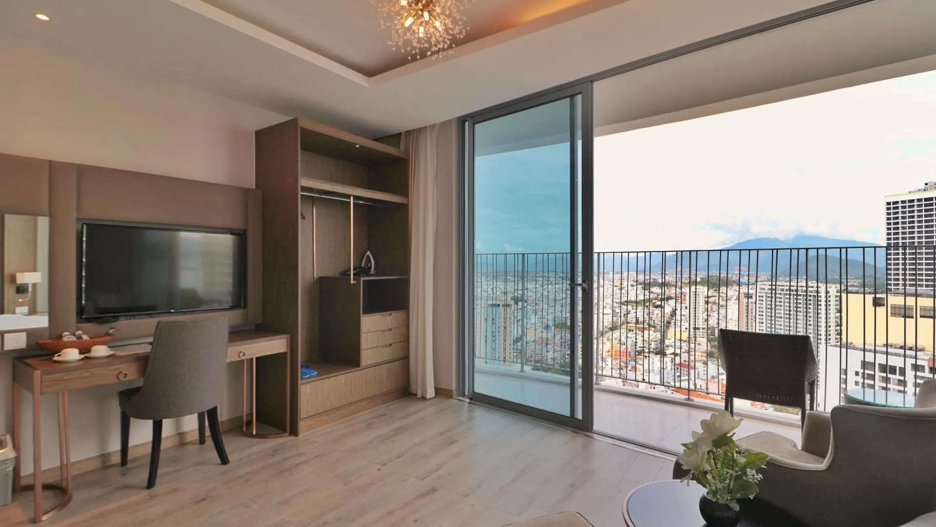 Wise Stay Panorama Condotel Nha Trang 0*,  Vietnam